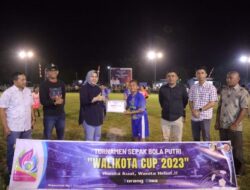Tatong Buka Turnamen Walikota Cup Sepak Bola Putri se–BMR