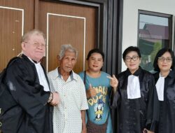 Advokat James Bastian Tuwo Cs Bebaskan Kakek 81 Tahun di Manado dari Dakwaan Jaksa