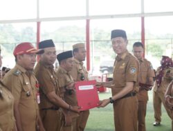 Bupati Iskandar Serahkan DD dan ADD 2024 secara Simbolis Kepada Sangadi se-Kabupaten Bolsel