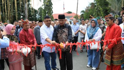 Ketua DPRD Meiddy Makalalag dampingi Pj Wali Kota Resmikan Alun-alun Boki Hotinimbang