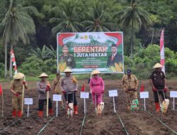 Dukung Swasembada Pangan, Polres Bolsel Lakukan Penanaman Jagung di Lahan 1,5 Hektare