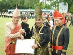 Bupati Iskandar Terima Penghargaan Terbaik Penurunan Stunting: Ini Bukti Kerja Keras Kita Bersama