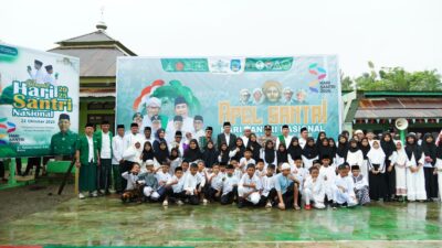 Hadiri Peringatan Hari Santri Nasional 2025, Bupati Iskandar Sampaikan Pesan Persatuan