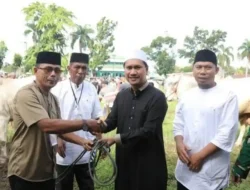 Wawali Kotamobagu Rendy Virgiawan Mangkat Serahkan 4 Ekor Hewan Kurban Sapi di Kelurahan Motoboi Kecil 