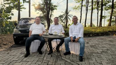 Dari Istana ke Rumah Rakyat”: Kehangatan KSP Dudung Abdurachman di Kediaman RSB Jadi Sorotan di Manado