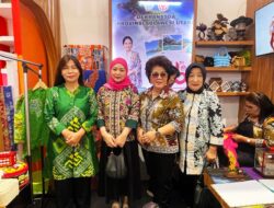 TP PKK dan Dekranasda Bolmong Percantik Stand Sulut di Hari Kedua Pameran Nasional Dekranas