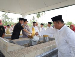 Jelang HUT Bolsel Ke-18 Tahun, Bupati dan Wabup Ziarahi Makam Para Pendiri