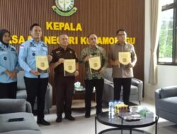 Perkuat Tata Kelola Pemerintahan, Kejari Kotamobagu Serahkan 4 Pendapat Hukum ke Bolmong